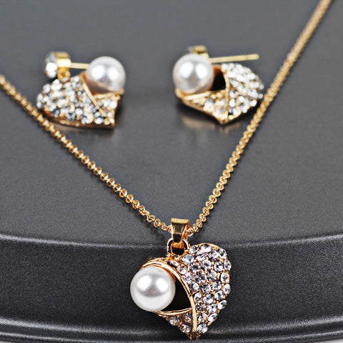 Women's Elegant Vintage Heart-shaped Necklace Statement Earrings Jewelry Set